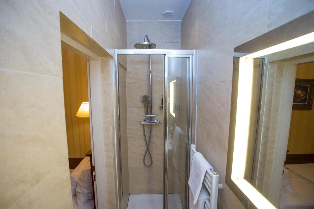 Pension Opera Suites I Self Check In - Resim 8