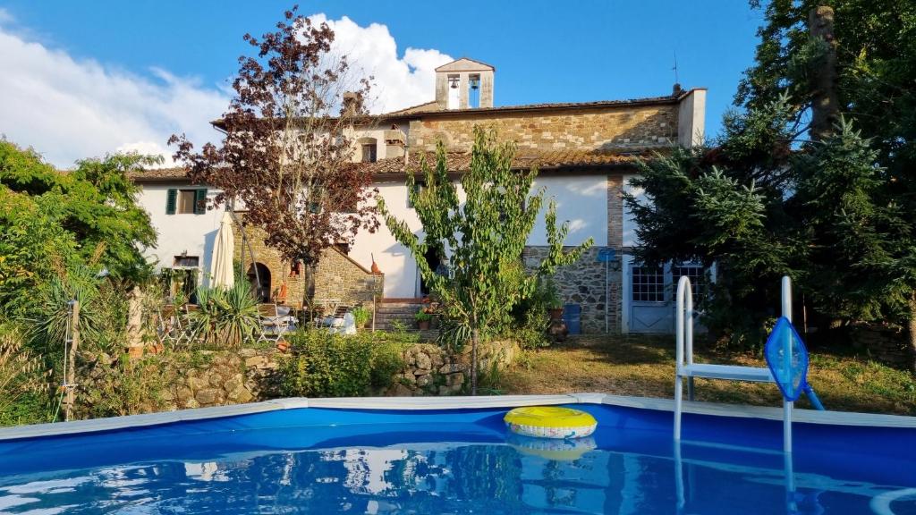 Bazén v ubytování Borgo San Michele Incisa Tuscany nebo v jeho okolí