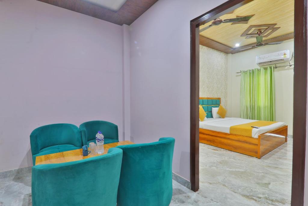 Voodi või voodid majutusasutuse Hotel Ramayan Suites Ayodhya Free Pickup From Ayodhya Railway Station ಉಚಿತ ಪಿಕಪ್ ,ఉచిత పికప్ ,இலவச,பிக்அப் toas