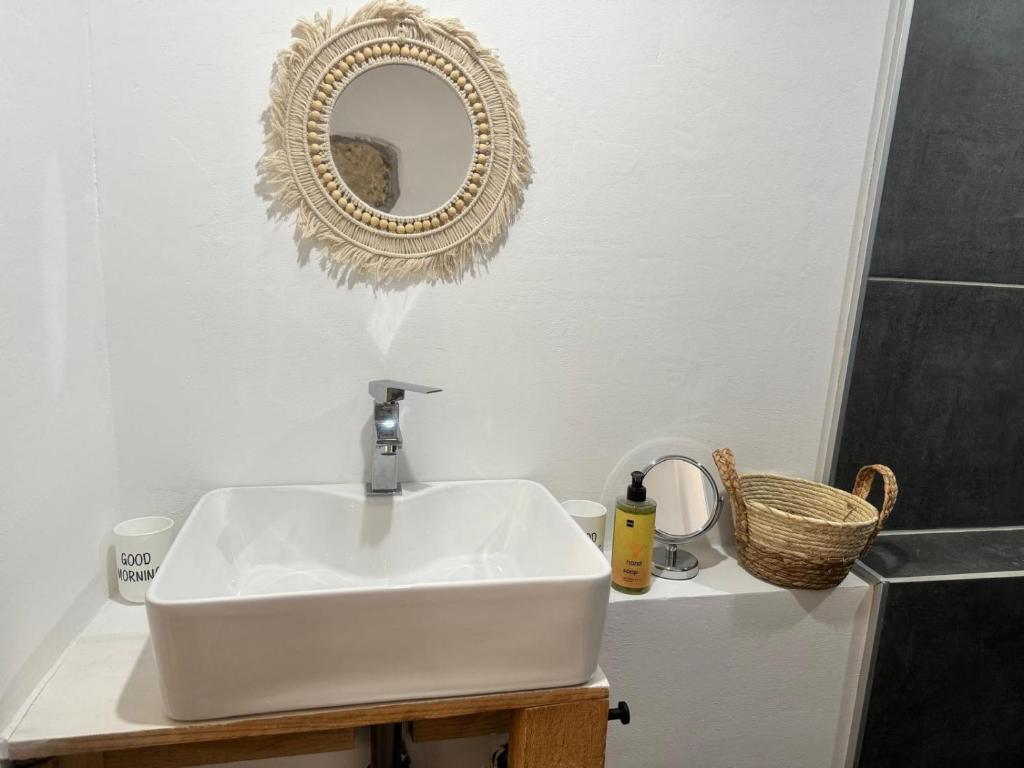 Een badkamer bij Yomoct