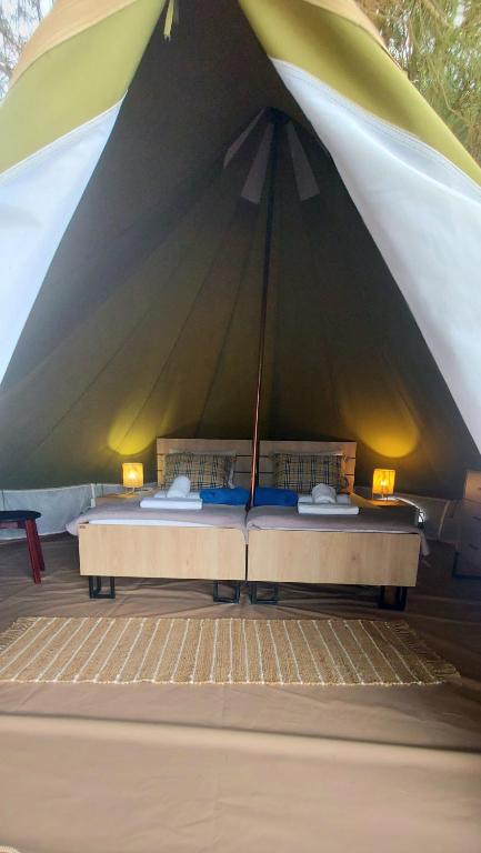 Postel nebo postele na pokoji v ubytování Ioannina Camping- Glamping