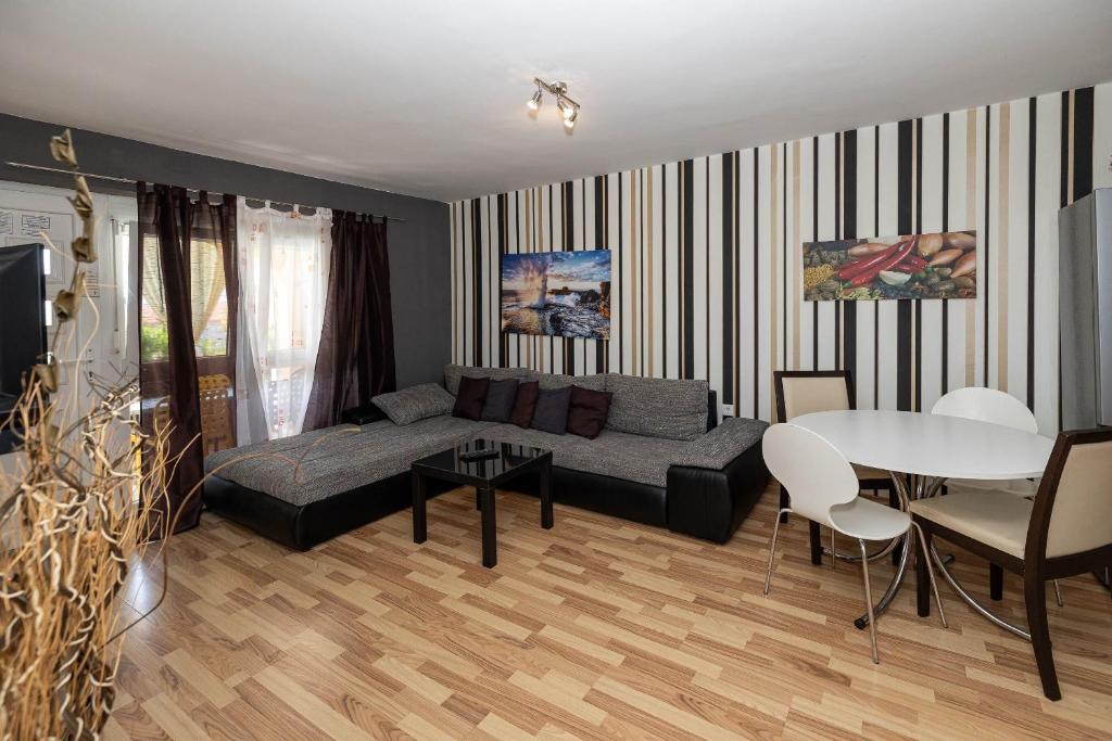 Apartments Novoselic - Apartment Mit Zwei Schlafzimmern