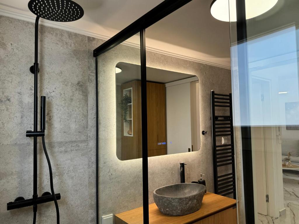 Madi Luxury Stay Patra - Resim 39