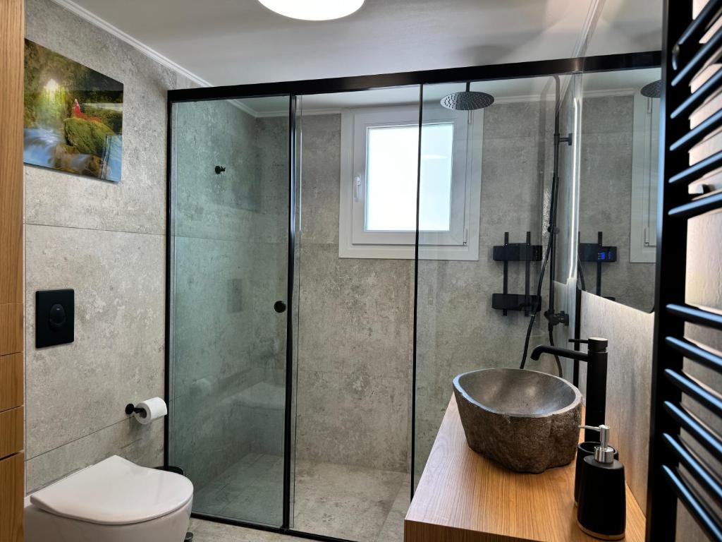 Madi Luxury Stay Patra - Resim 41