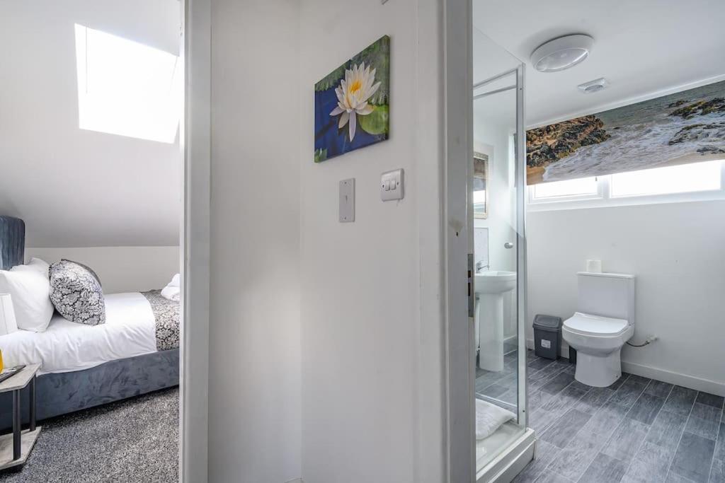 Koupelna v ubytování -3F421- For your Relaxed, Cosy stay, Free Parking