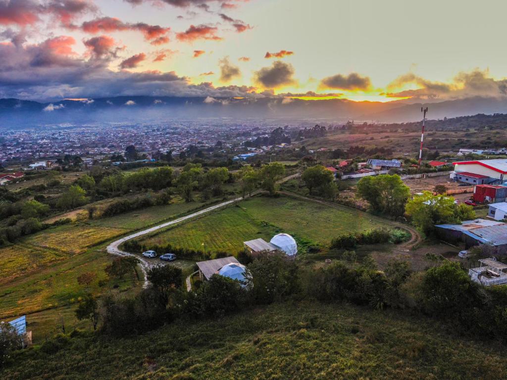 Příroda nedaleko luxury tent