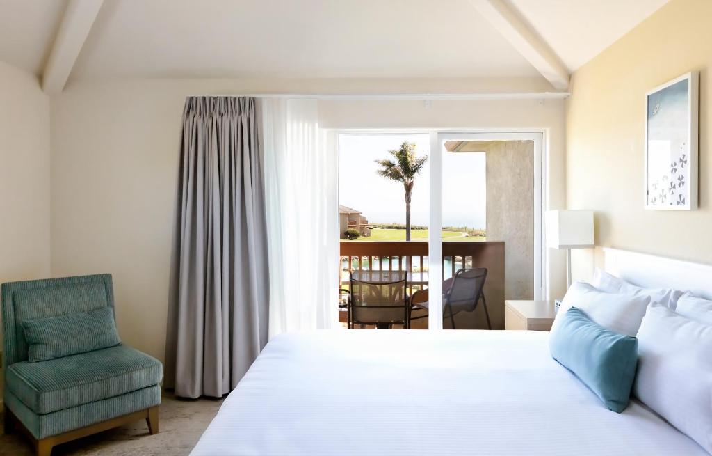 Seascape Beach Resort - 