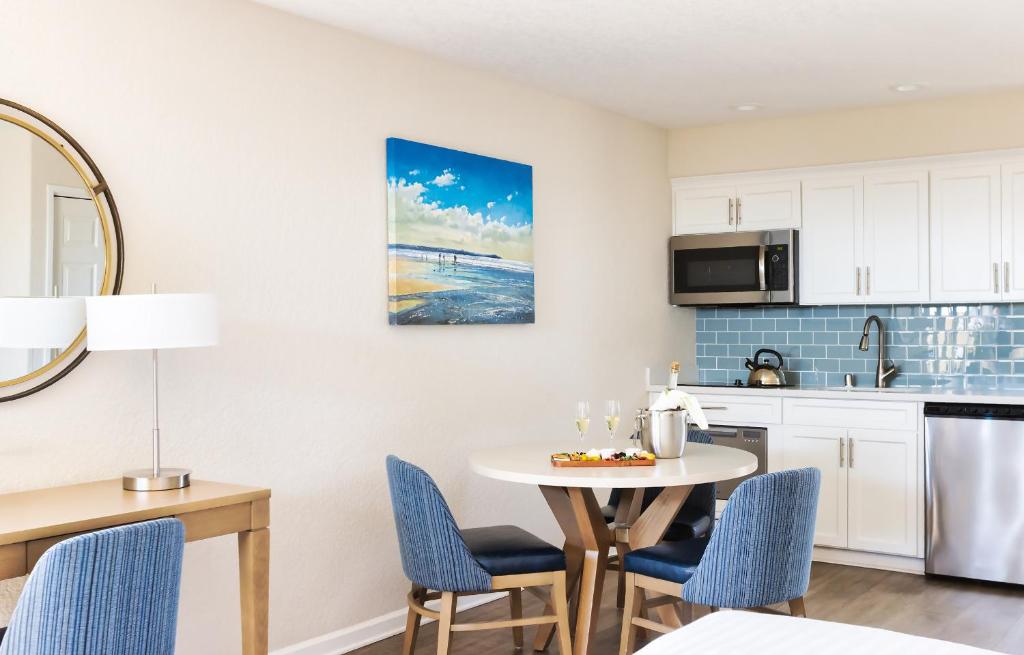 Seascape Beach Resort - 