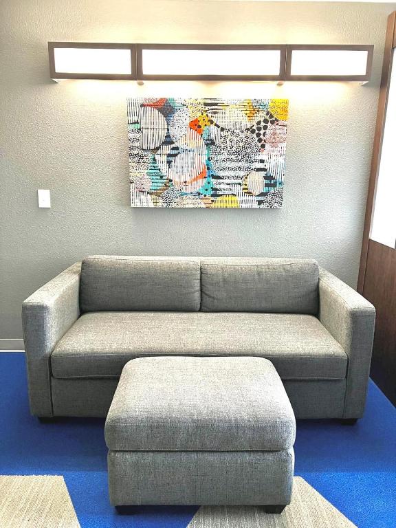 Microtel Inn & Suites by Wyndham Austin Airport photo