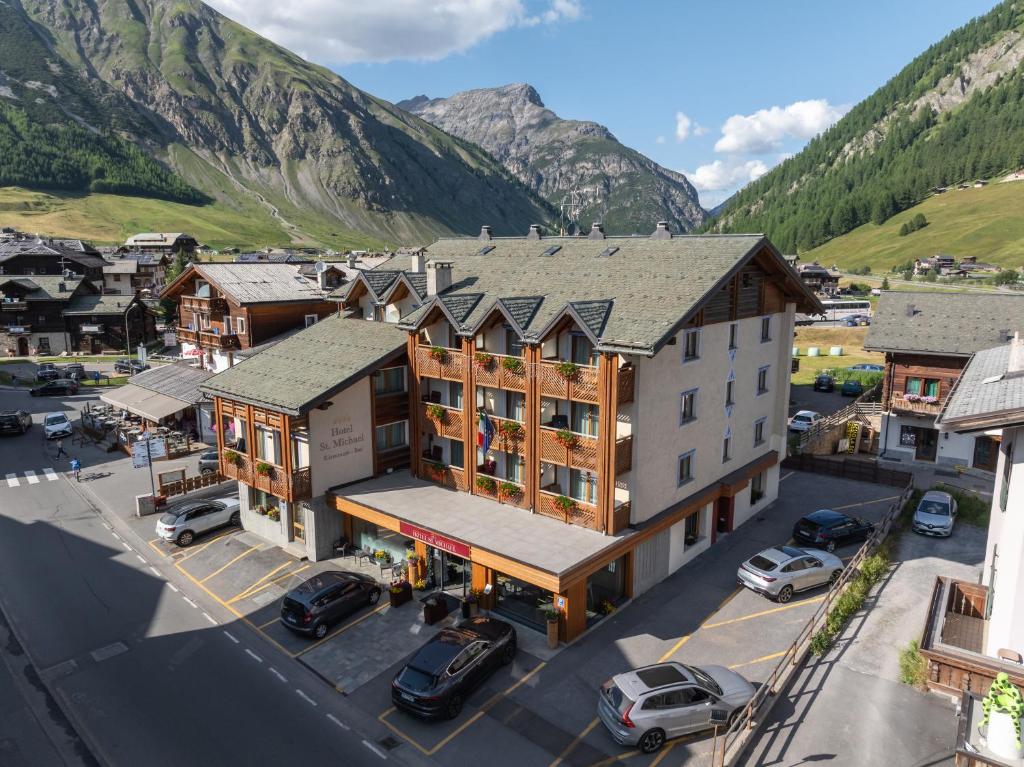 Nespecifikovaný výhled na hory nebo výhled na hory při pohledu z hotelu