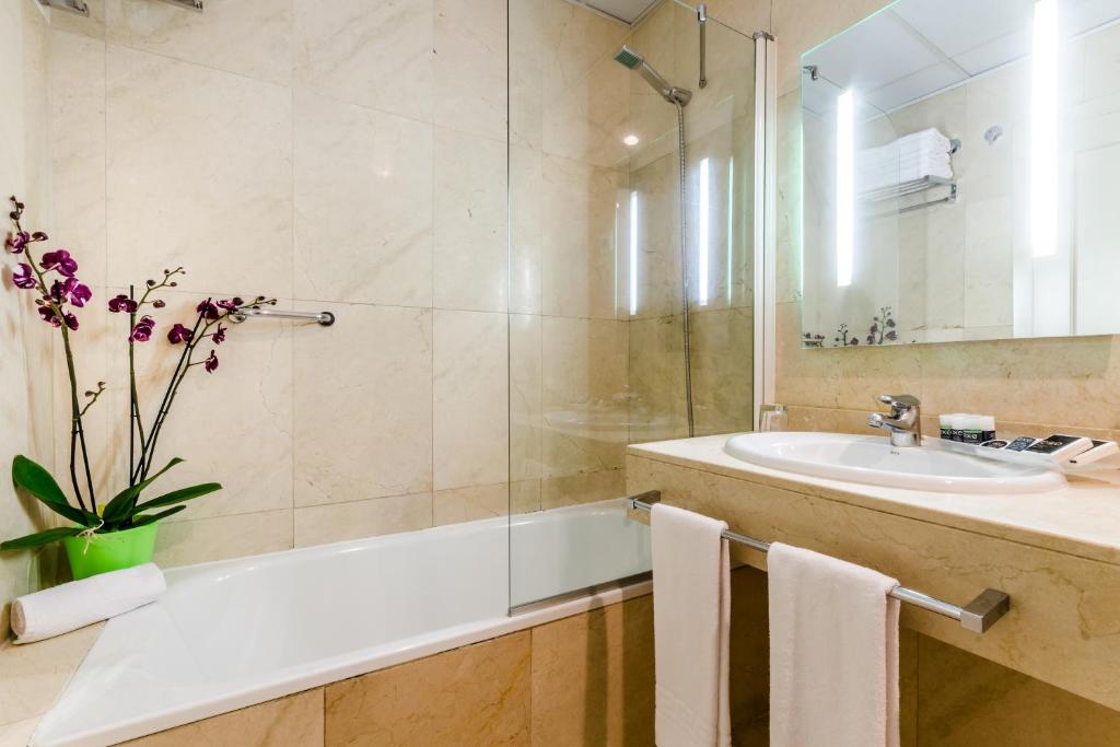 Exe Suites 33 - Resim 13