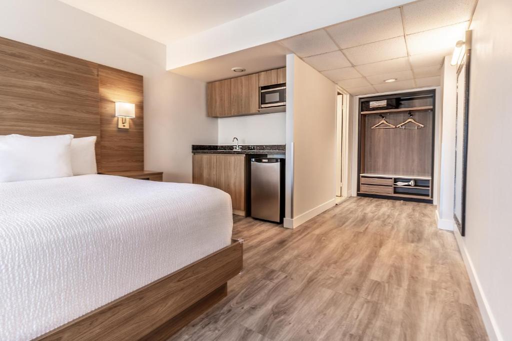 Kuchyň nebo kuchyňský kout v ubytování Atrium Hotel Vancouver
