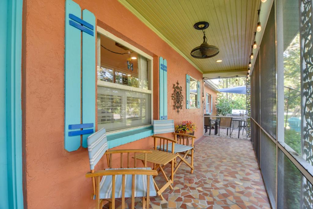 Φωτογραφία από το άλμπουμ του Riverfront Getaway with Hot Tub and Game Room! σε New Port Richey