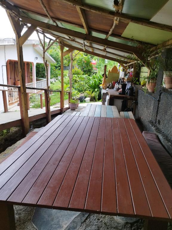 Balkón nebo terasa v ubytování Tikazalou Eco Hostel