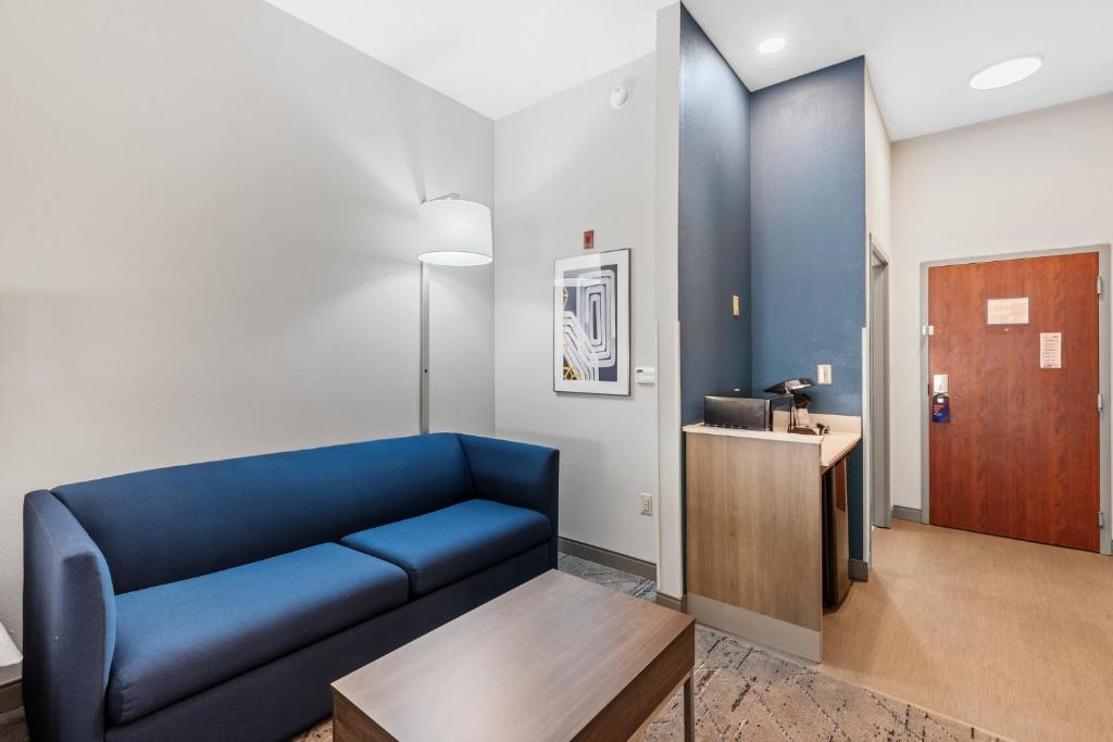 Holiday Inn Express & Suites Maumelle by IHG - Suite Queen Con Dos Camas Queen Y Sofá Cama