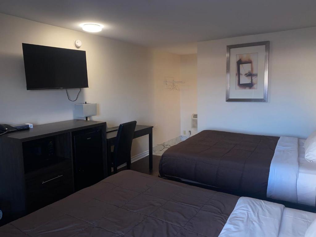 
Queen Room with Two Queen Beds - Smoking
