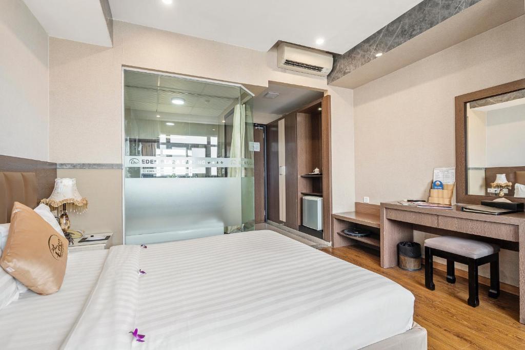 Phòng Superior Giường Đôi Nhìn Ra Thành Phố