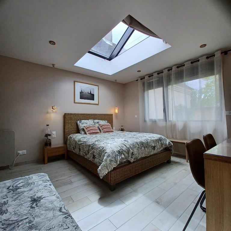 Postel nebo postele na pokoji v ubytování Serenity Indepedent Suite near to Disneyland & Paris