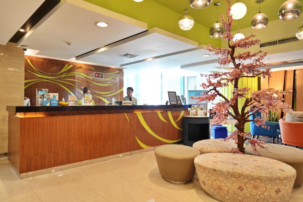 Vstupní hala nebo recepce v ubytování Bonnet Hotel Surabaya