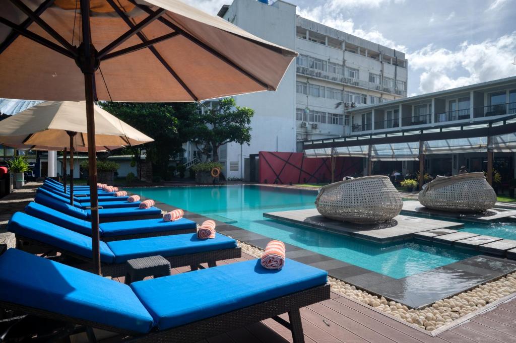 Bazén v ubytování Camelot Beach Hotel nebo v jeho okolí