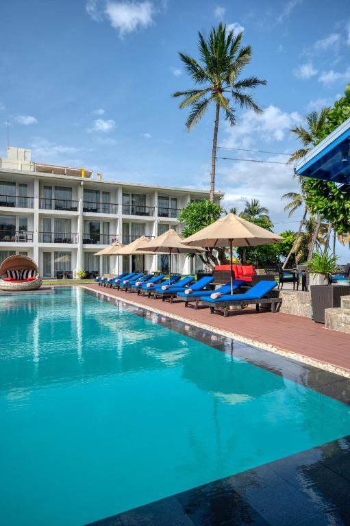 Bazén v ubytování Camelot Beach Hotel nebo v jeho okolí