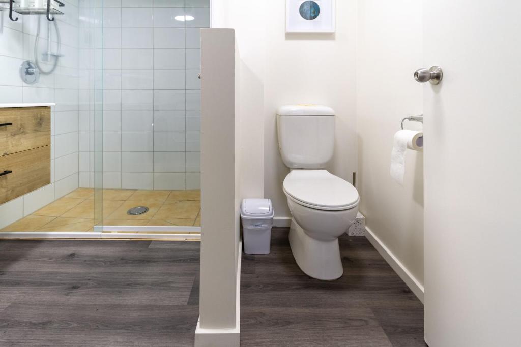 Warm CHCH Apartment Park View & Garage Parking - Resim 8