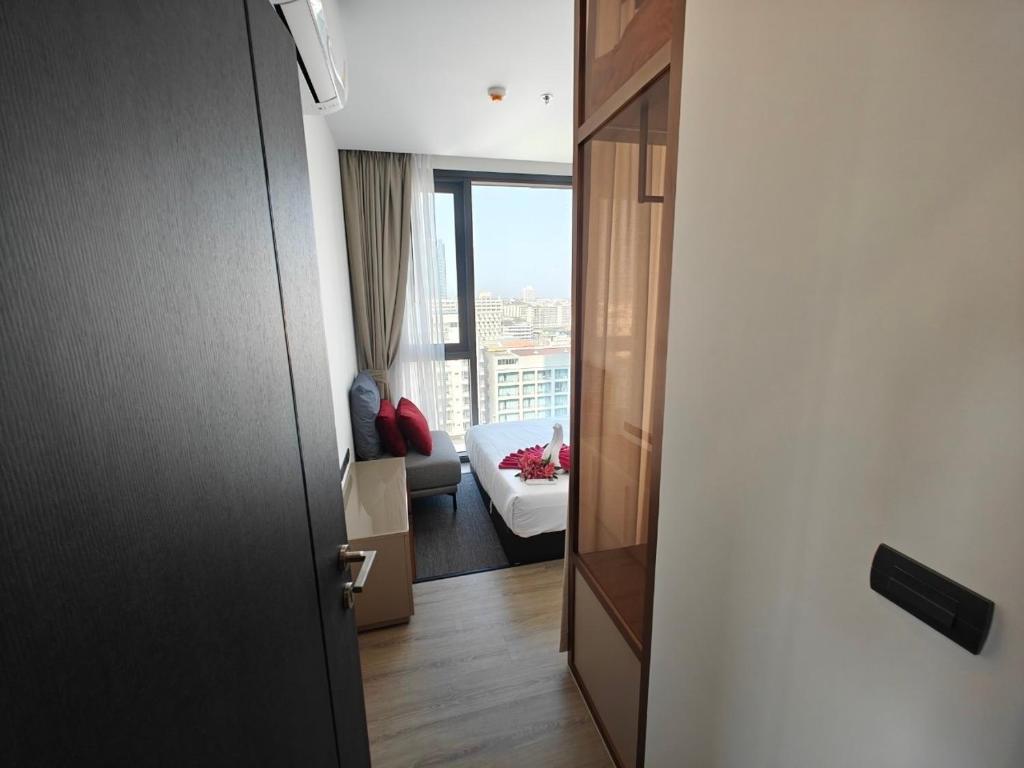 Edge Central Pattaya by Mickey