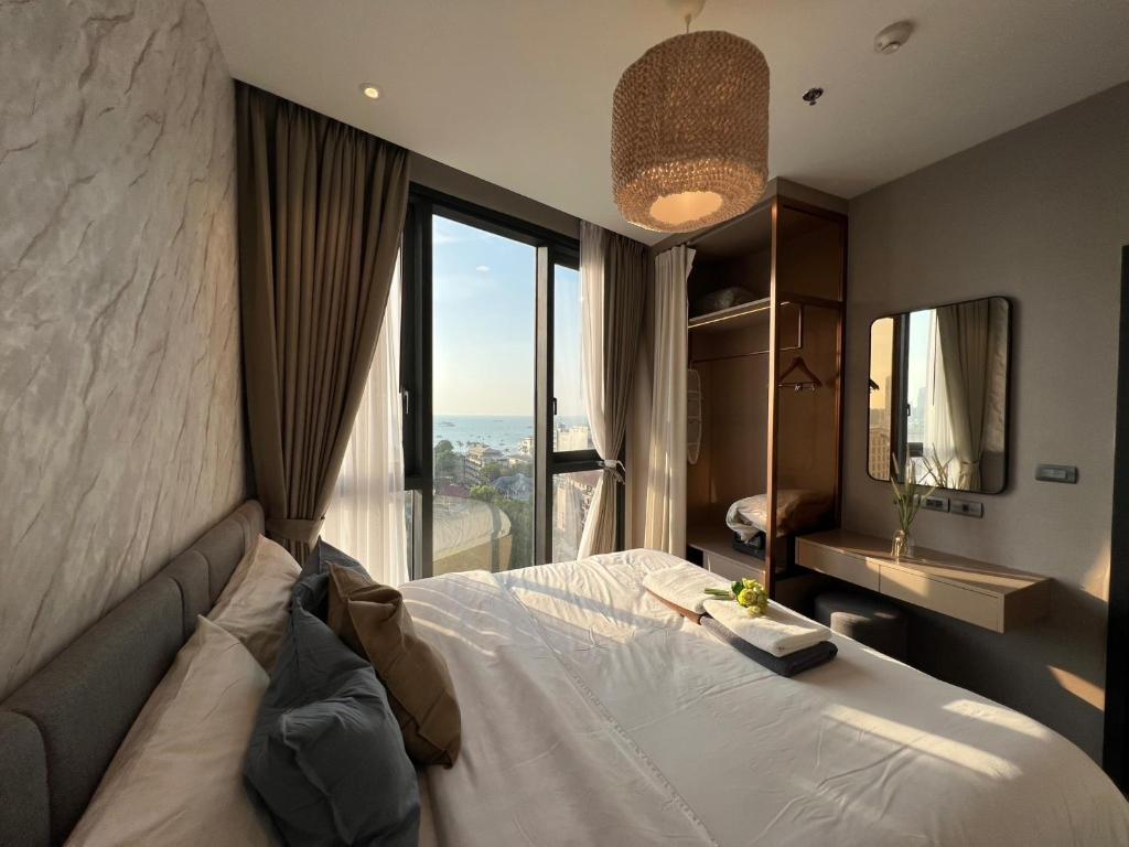 
Two-Bedroom Apartment with Sea View
