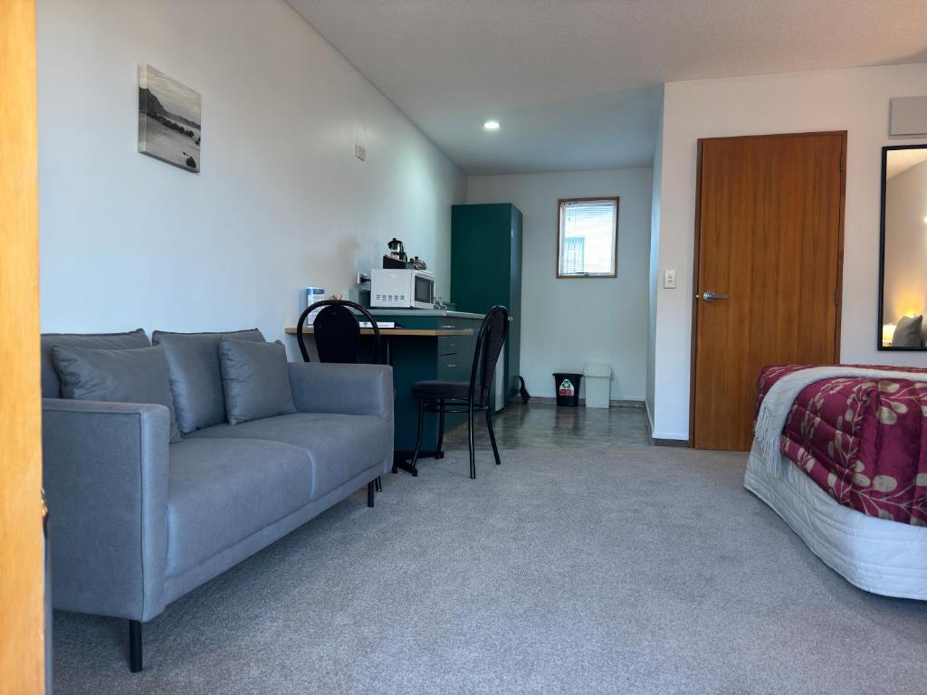 ASURE Ambassador Motor Lodge - Resim 7