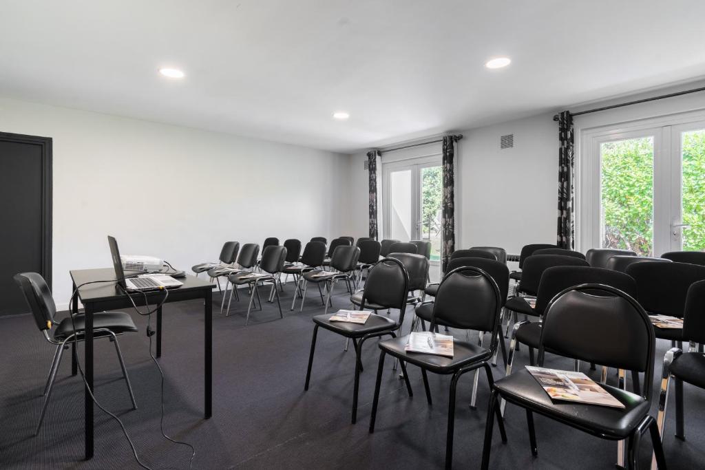 Konferenční prostory v ubytování Brit Hotel Avignon Sud Le Calendal