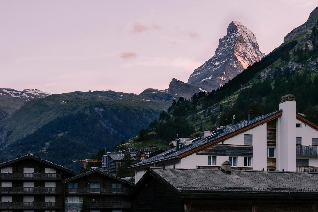 SCHLOSS Zermatt - CBD & Adaptogenic Spa and Sport Hotel - Resim 3