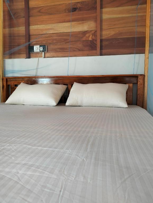 Postel nebo postele na pokoji v ubytování Arugam Bay Beach Morea