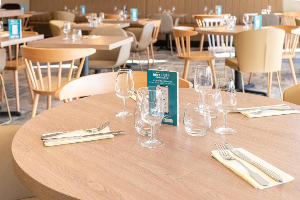 Restaurace v ubytování Brit Hotel Orléans St Jean de Braye - L'Antarès