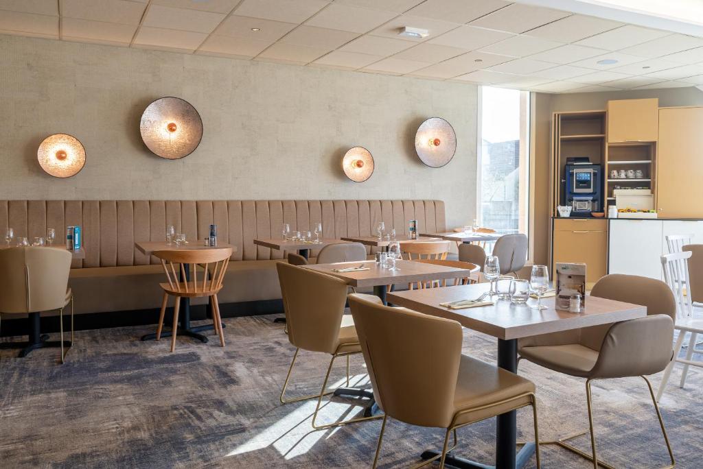 Posezení v ubytování Brit Hotel Orléans St Jean de Braye - L'Antarès