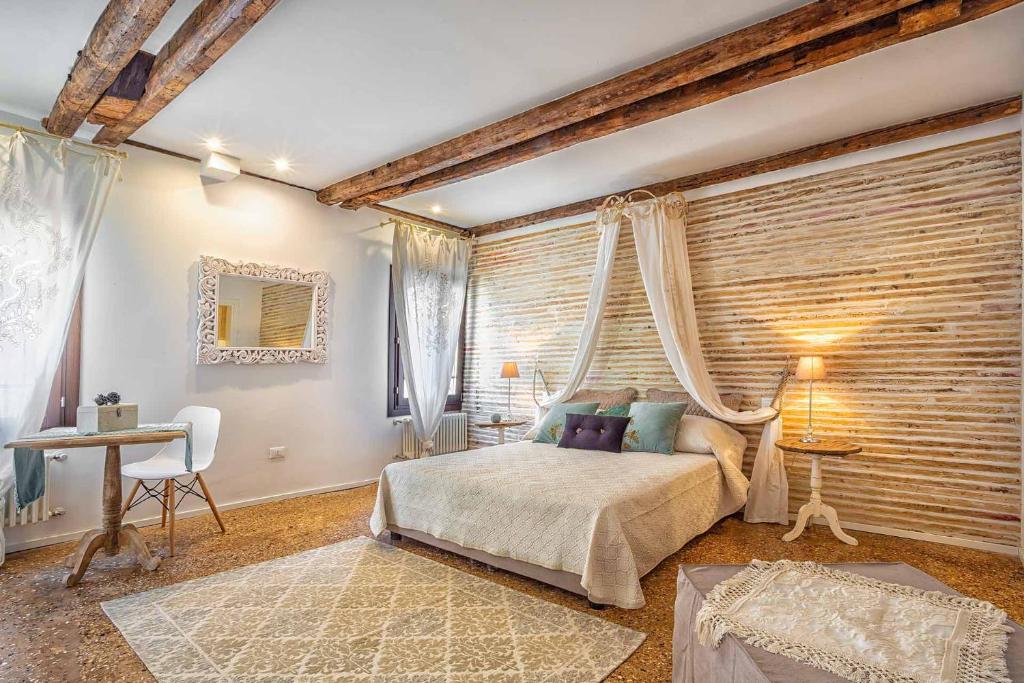 Ένα ή περισσότερα κρεβάτια σε δωμάτιο στο Venice Dream House