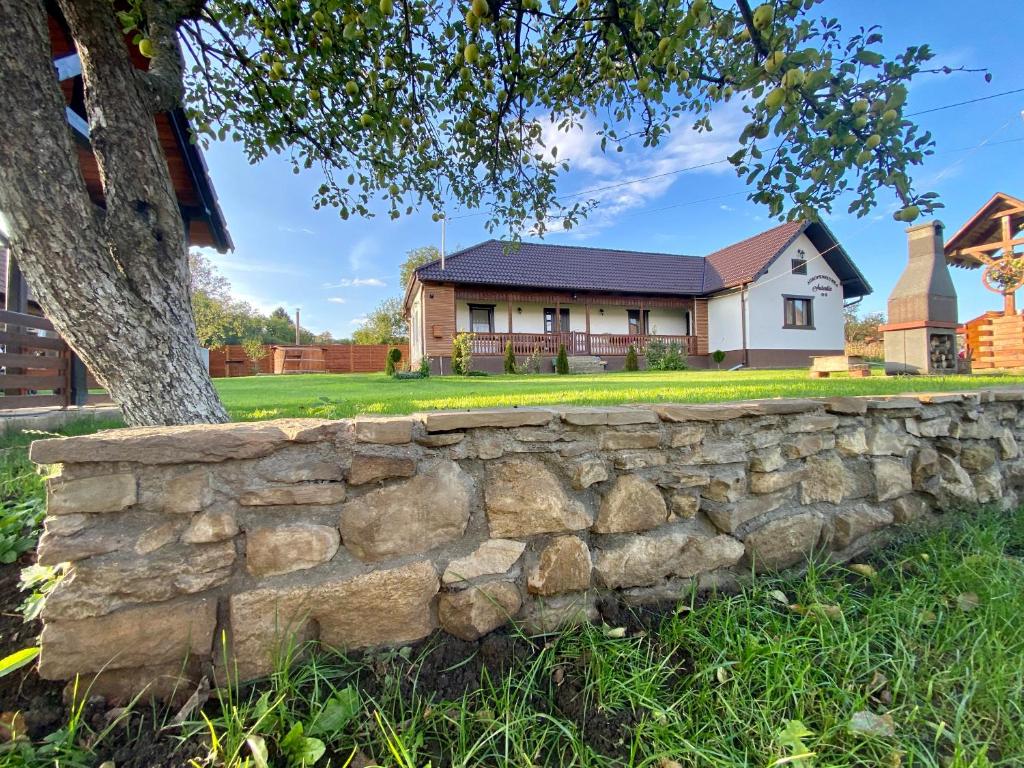 Το κτήριο όπου στεγάζεται  το κατάλυμα σε φάρμα