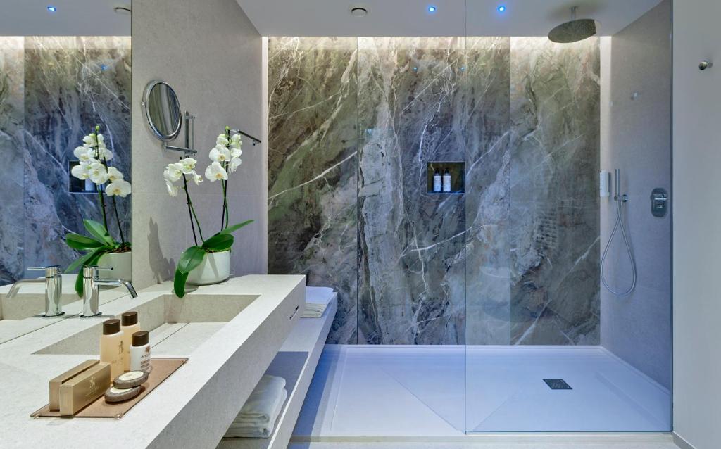 Koupelna v ubytování Hotel Terme Neroniane