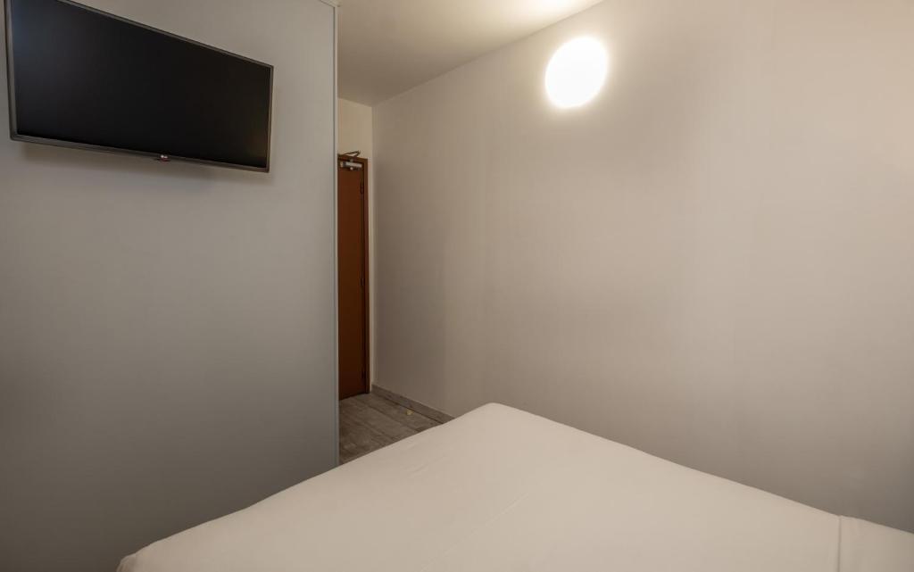 Hotel la Perle Montparnasse - Resim 25