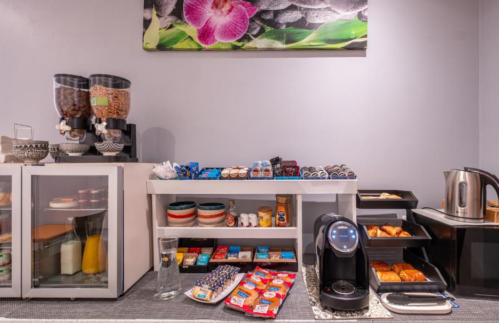 Hotel la Perle Montparnasse - Resim 12