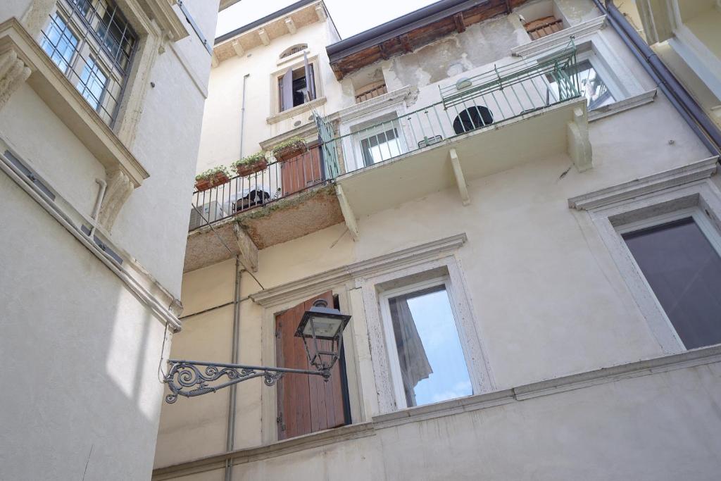 Balkón nebo terasa v ubytování Palazzo di Giulietta - Juliet's Palace Verona