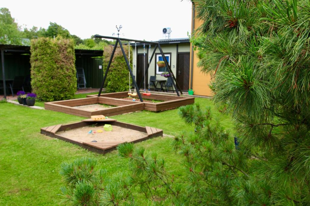 Vrt pred nastanitvijo Guesthouse Männiku