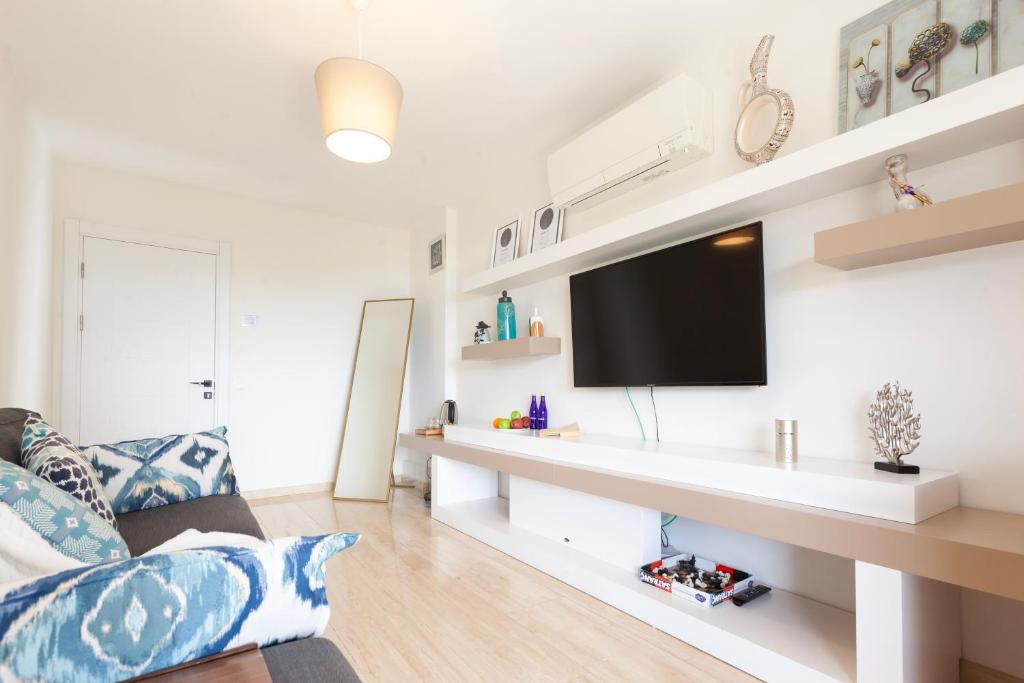 TV a/nebo společenská místnost v ubytování Villa Lalaland ЕСО Retreat