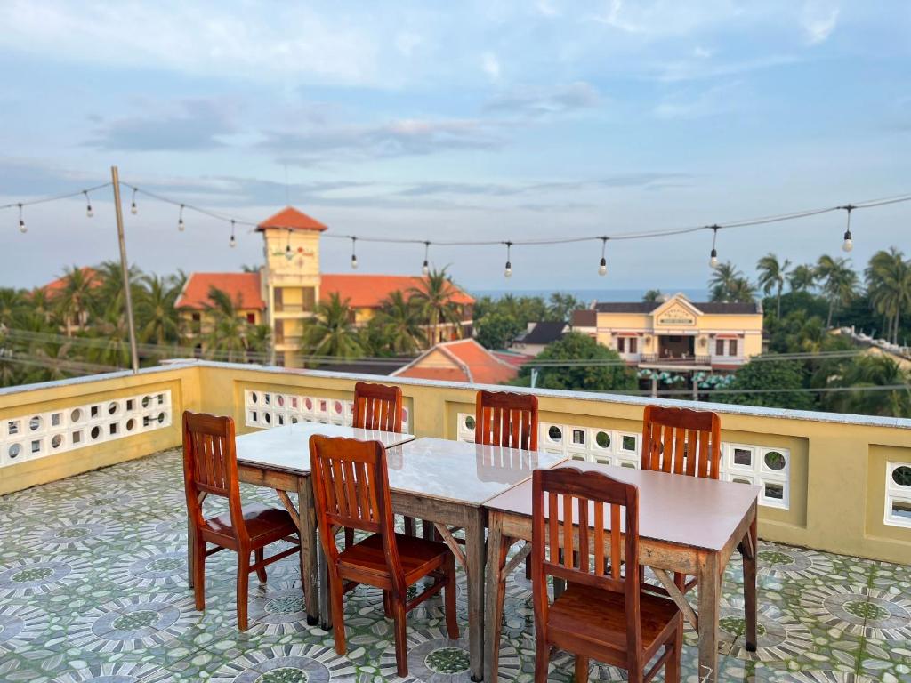 Ban công/sân hiên tại T'H Homestay