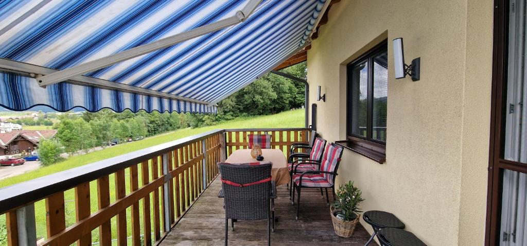 A balcony or terrace at Ferienwohnung am Mondsee