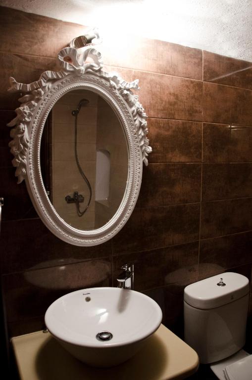 A bathroom at Lida Mary