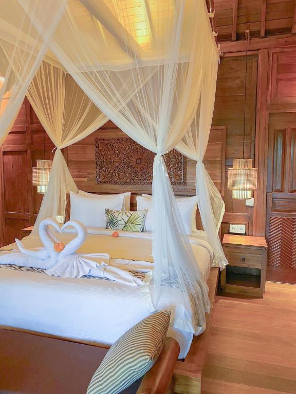 Mirah Guest House - Villa With Private Pool