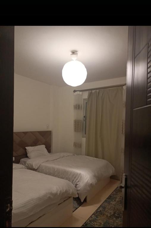 Postel nebo postele na pokoji v ubytování For rent Furnished Hotel Apartment B6