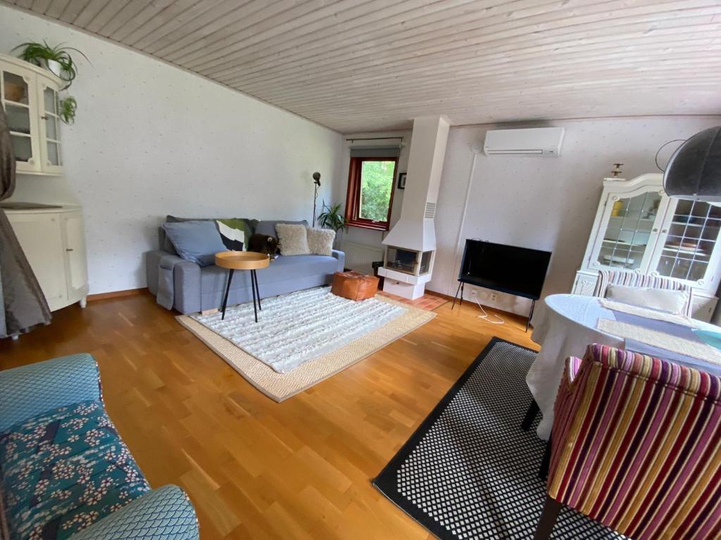Posezení v ubytování Mys gård i Trosa