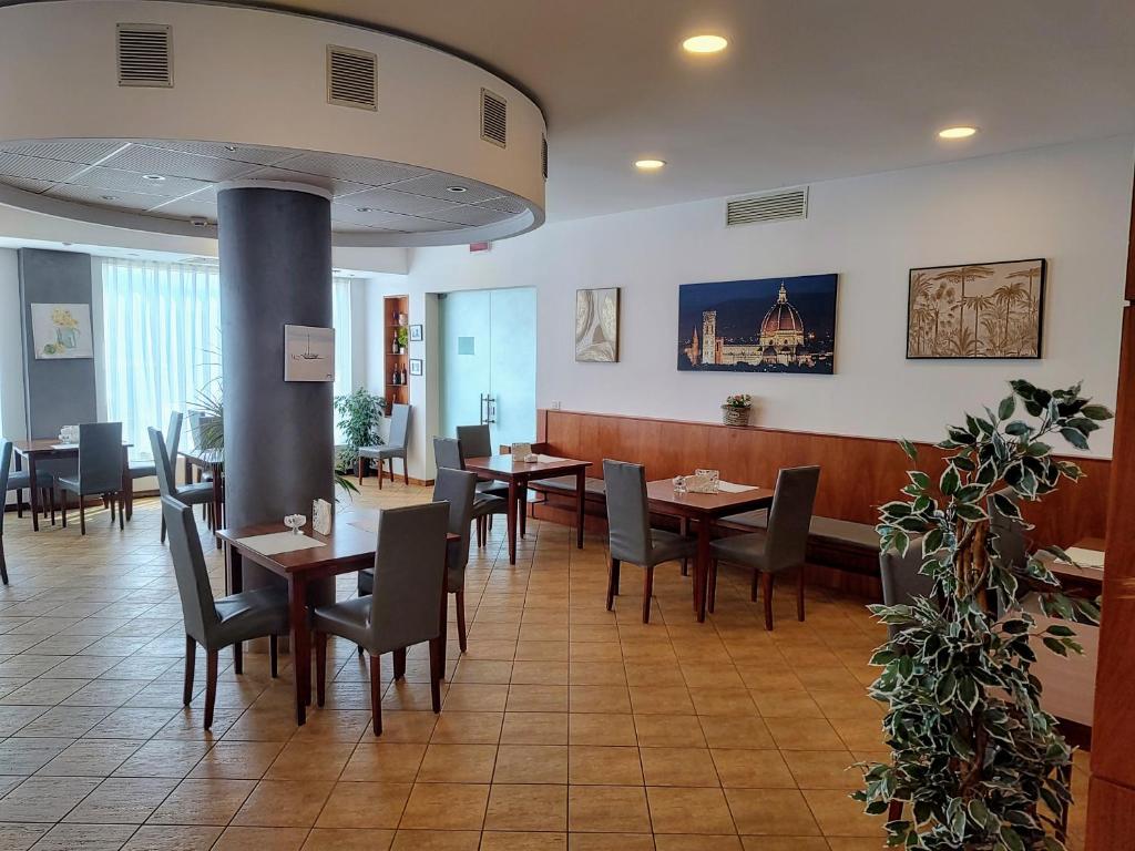 Posedenie v ubytovaní Hotel Datini