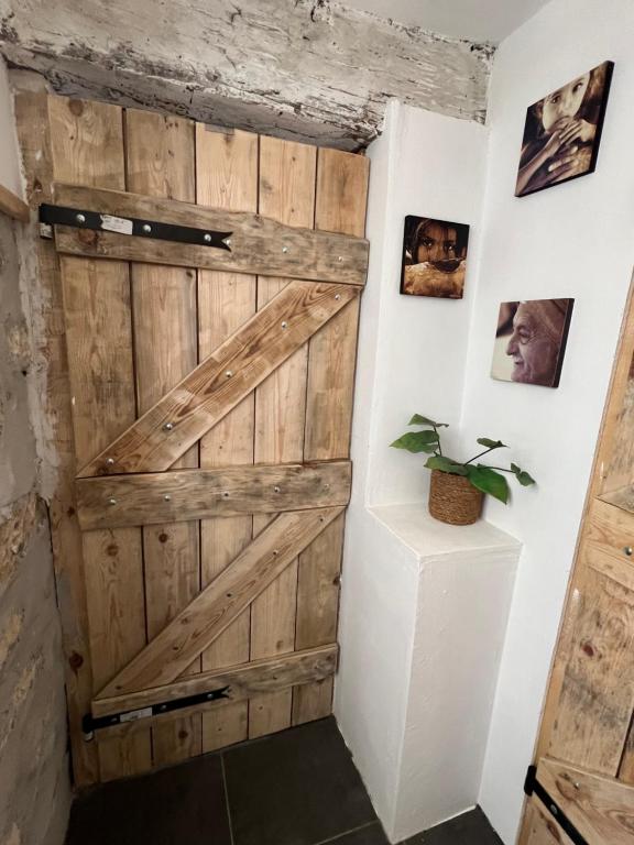 Afbeelding uit fotogalerij van Yomoct in Kostandenets